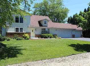 7545 La Maine Dr, Rockford, IL 61103