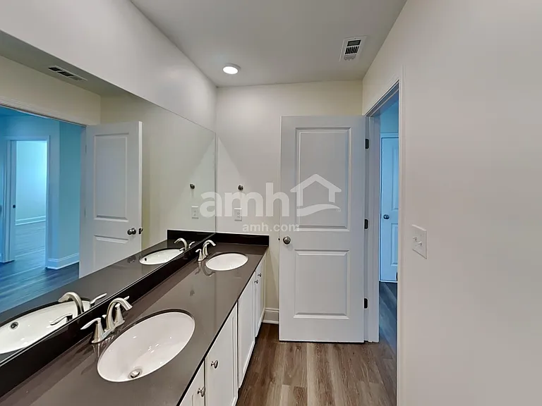 5323 Trust Dr — Photo 18