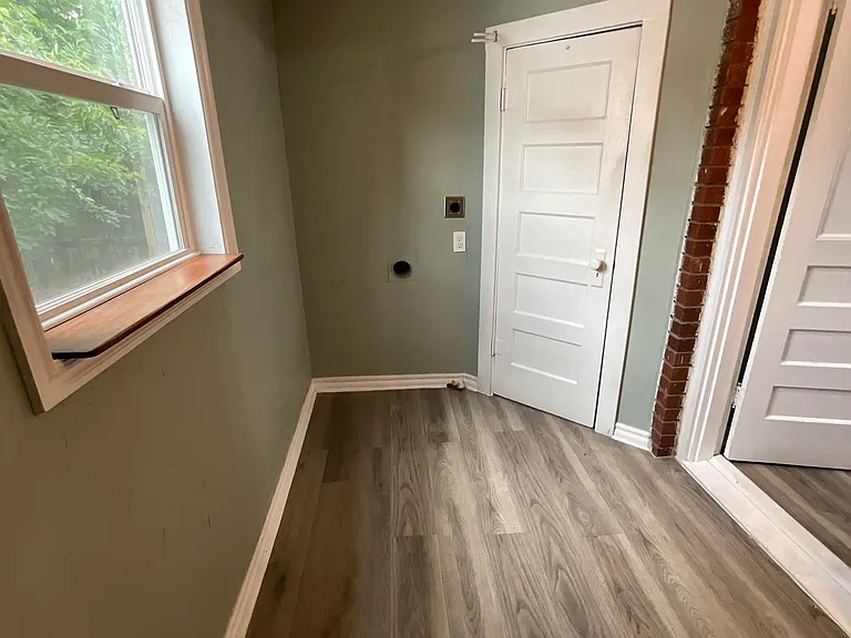 316 SW 46th St — Photo 12