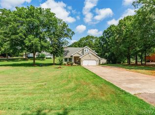 907 Snow Dr, Lancaster, SC 29720