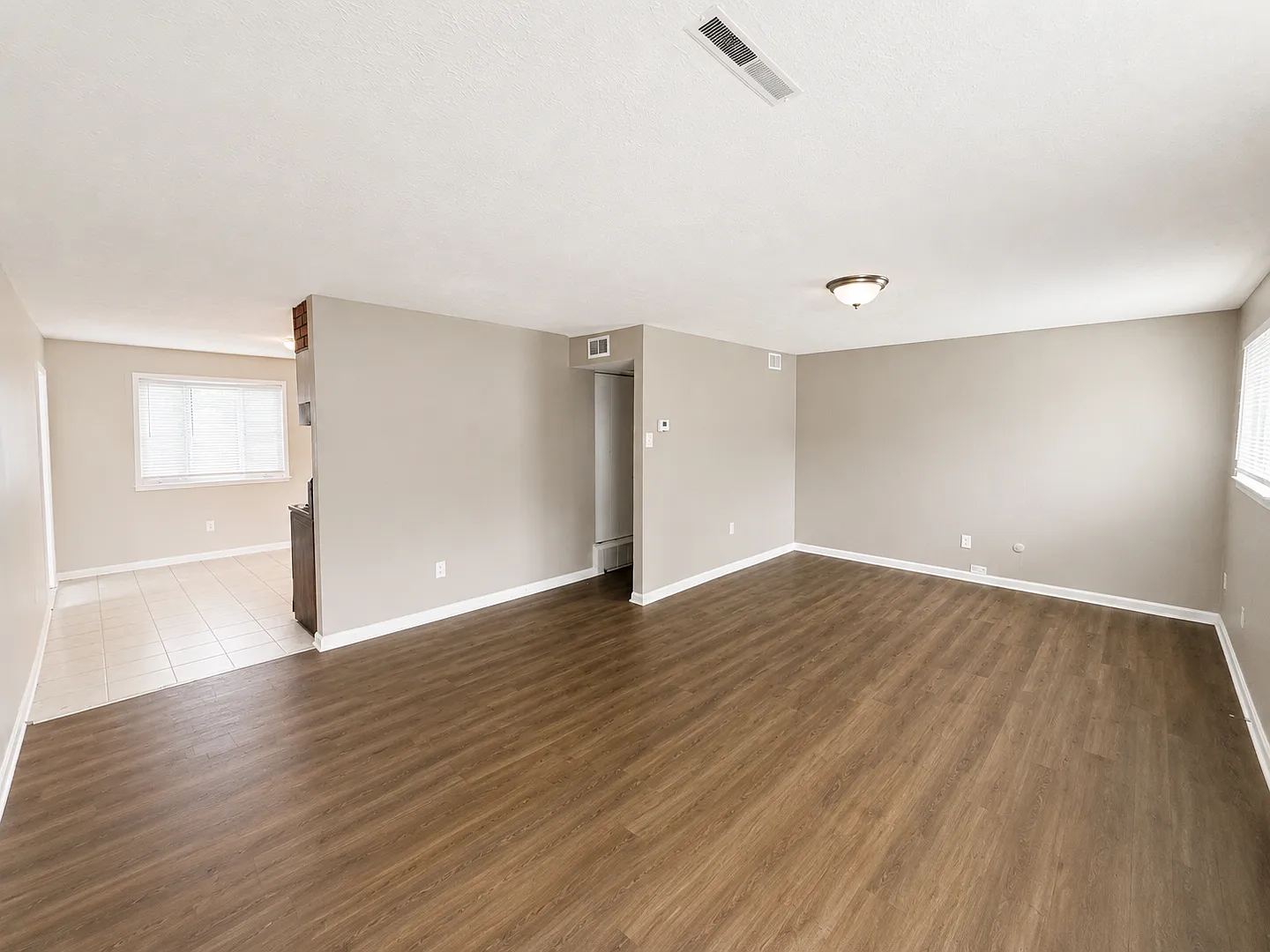 Charming 2BR Home with Enclosed Porch, Carport & Storage Shed — Photo 4