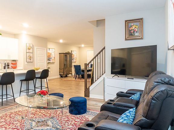 3rd image of 7028 Sunstone Pl