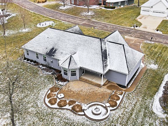 3rd image of 441 Gleneagles Dr