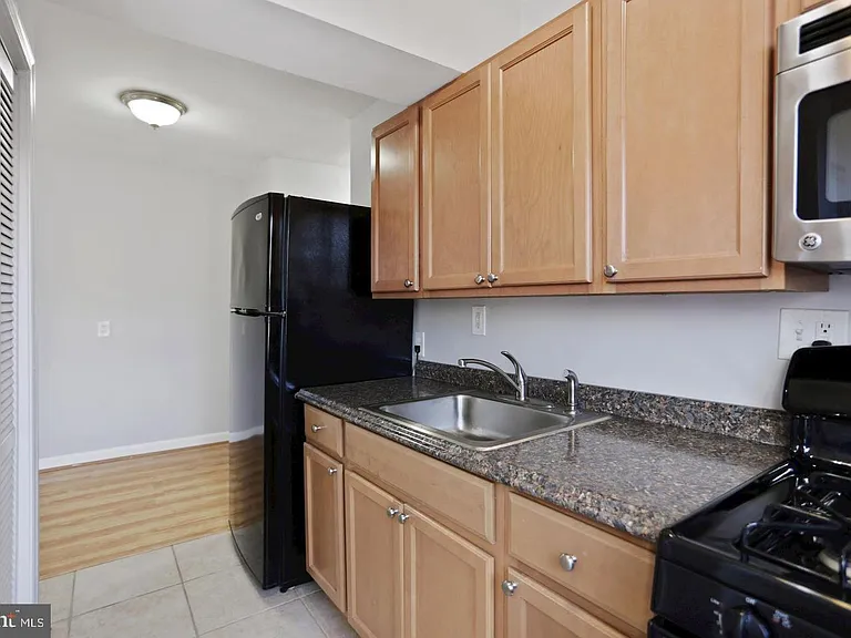 1631 6th St NW #12 — Photo 3