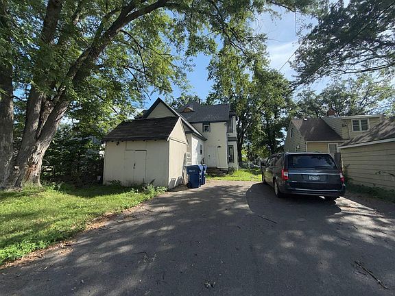 3rd image of 429 5th Ave NE