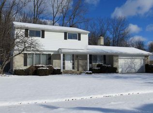 364 Paragon Dr, Troy, MI 48098