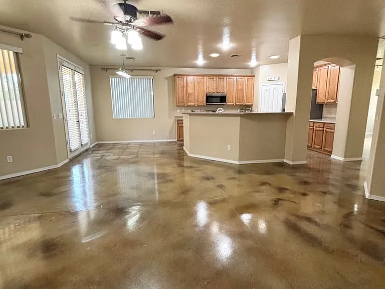 3147 E Vallejo Dr — Photo 9