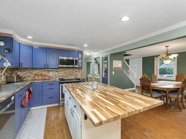 5 Bulova Drive, Nashua, NH 03060