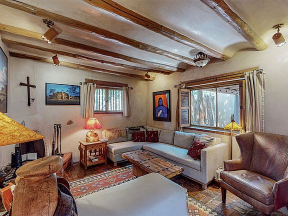 5th image of 770 Acequia Madre