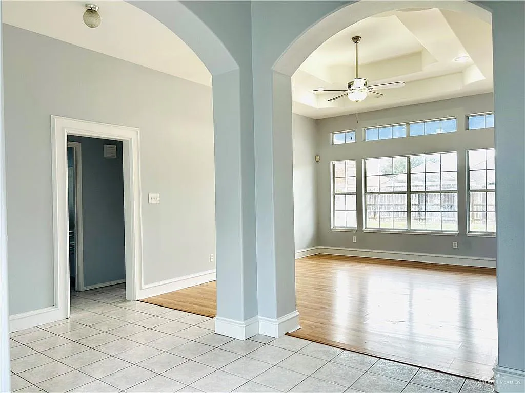 3 bed, 2.0 bath, 1688 sqft, $1,750 — Photo 2