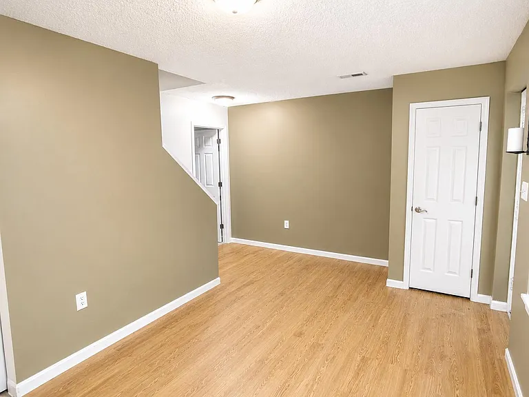 501 Emily Ln — Photo 16