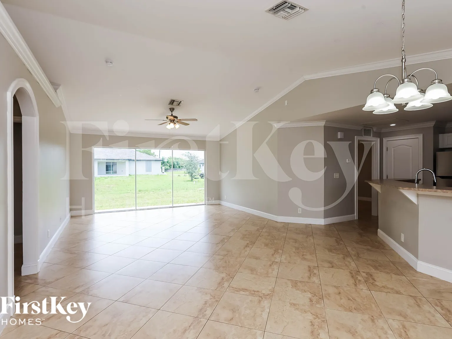 3 bed, 2.0 bath, 1408 sqft, $1,470 — Photo 2