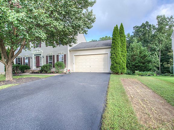 3rd image of 3702 Carlyle Ct