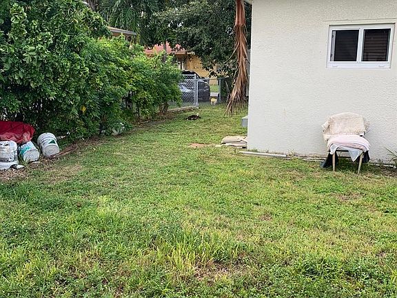 3rd image of 1645 NE 124th St #1645