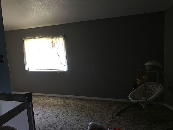 4th image of 270 Hillview Dr