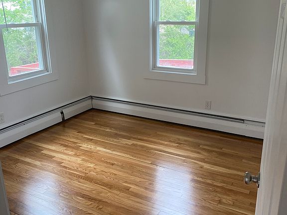 5th image of 75 Deering Sq