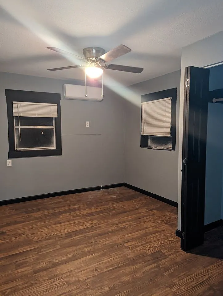 105 East Adoue Avenue - 1 — Photo 1