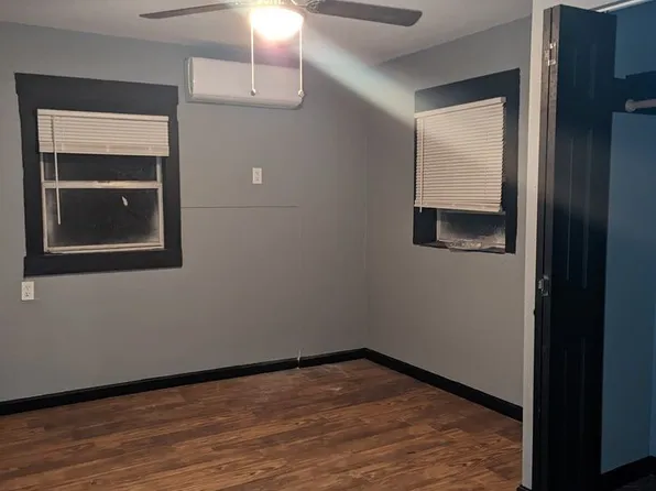 105 E Adoue St, Baytown, TX