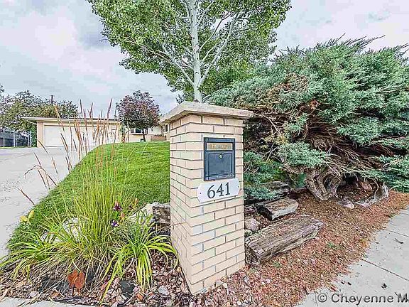 2nd image of 641 Vista Ln