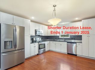 17A 6th St, Shalimar, FL 32579