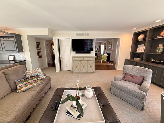 4th image of 67 Stanton Ln