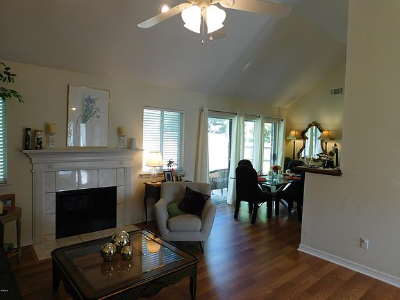 3rd image of 402 Woodward Dr