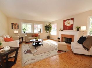 2804 Hallmark Dr, Belmont, CA 94002