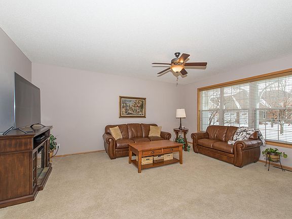 3rd image of 10041 Indigo Dr