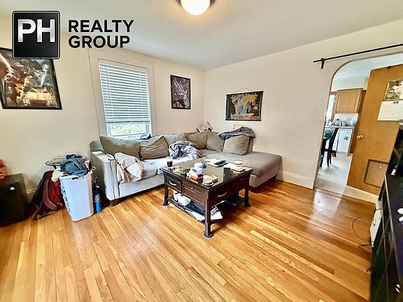 3rd image of 17 Clinton St