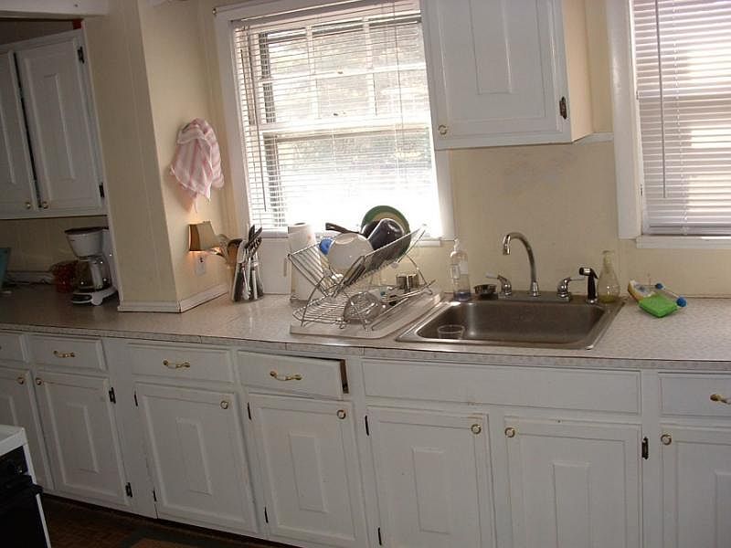 2nd image of 8 Hobson St #1CC