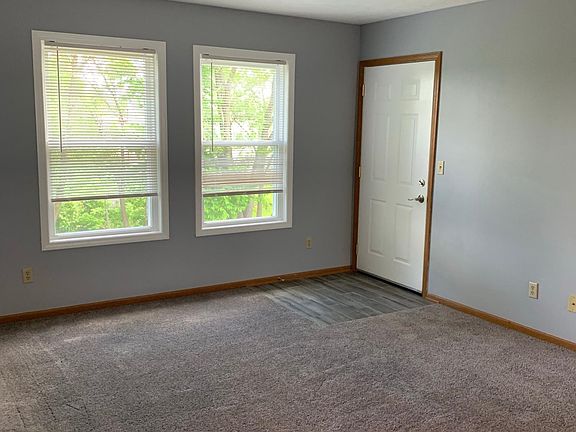 2nd image of 820 Lathrop Ter APT 4