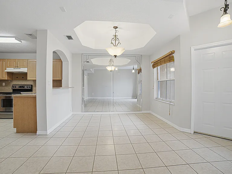 765 SW 107th Ave #2303 — Photo 7