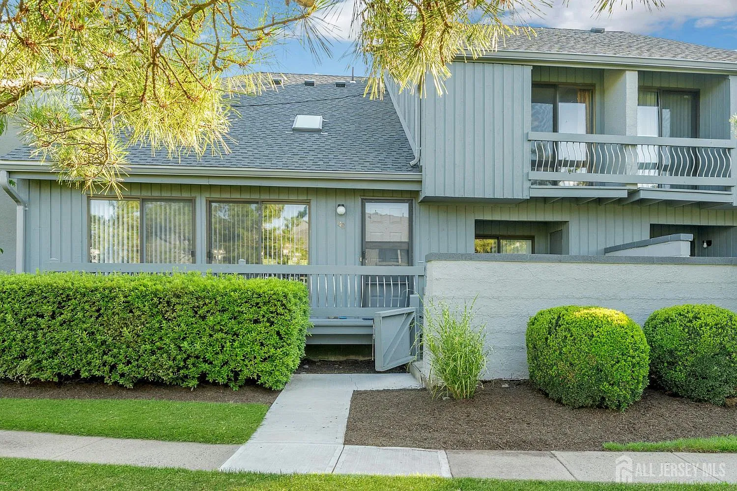 2 bed, 2.5 bath, 1604 sqft, $3,200 — Photo 1