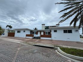 338 Roosevelt St, Hollywood, FL