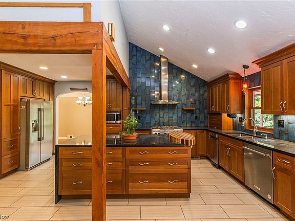 2nd image of 38415 Berkshire Hills Dr
