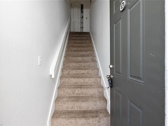 3rd image of 161 Santa Clara Dr APT 2