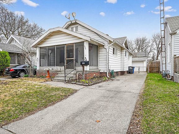 2nd image of 520 Waggoner Blvd