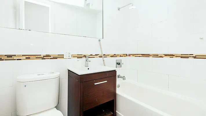 Rented by Nooklyn NYC LLC | media 8