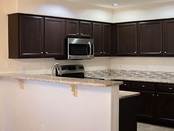 4th image of 947 E Windsor Dr