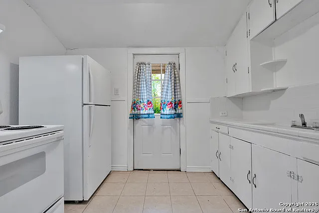 165 Division Ave #2 — Photo 3
