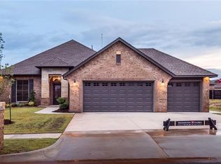 1809 NE 26th St, Moore, OK 73160