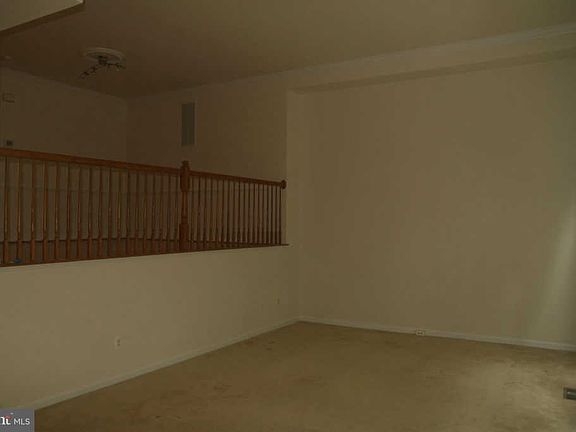 4th image of 4531 Monmouth St