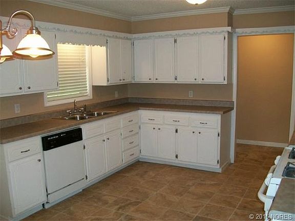 3rd image of 29668 S Pine Valley Dr