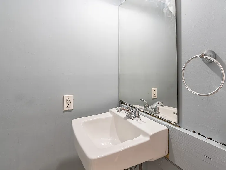 161 Wood Ct — Photo 13
