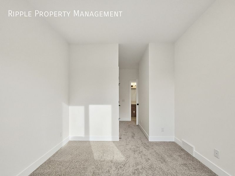 Calgary Townhouse for rent - 3 Bedrooms — photo 9