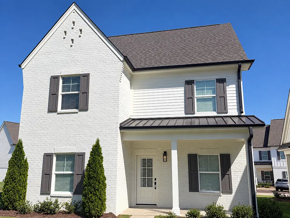 676 Cottage Grove Cir