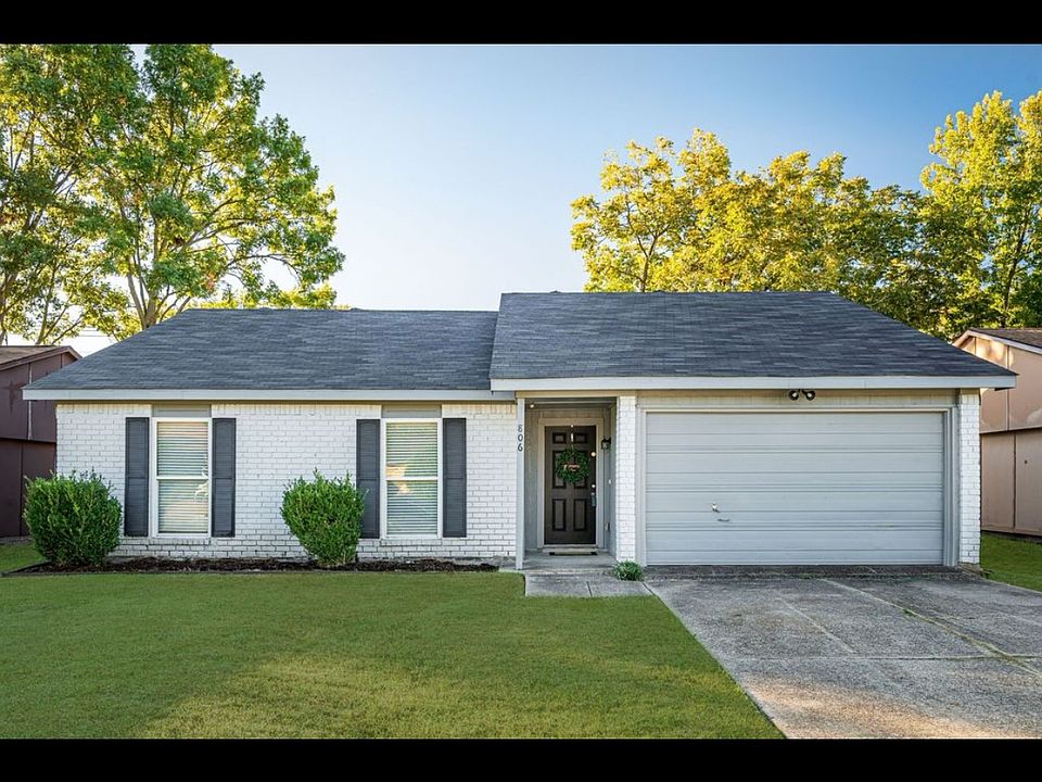 1st image of 806 Rolling Ridge Dr