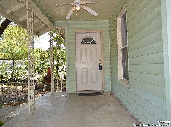 3rd image of 1823 W Wildwood Dr