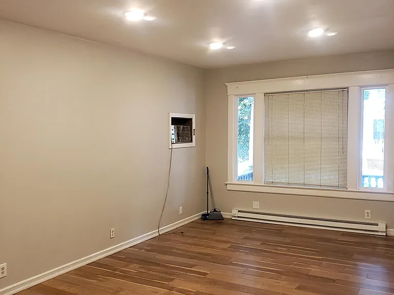 29 Sheldon St #1 — Photo 2