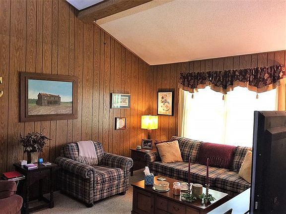 3rd image of 315 Hillcrest Dr